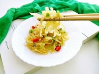 19、酸辣土豆丝,要不要来一口啊，我就不客气了，我先吃了????