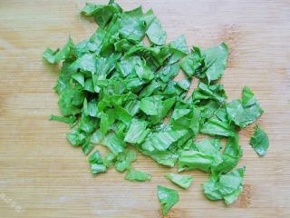 8、鸡蛋三明治,生菜切碎待用