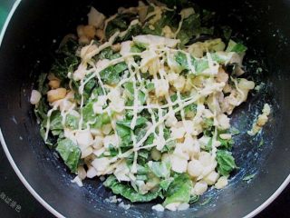 11、鸡蛋三明治,挤上沙拉酱