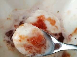 12、草莓冰激凌,真的不比肯德基差哦。而且自己做的健康干净。真材实料。