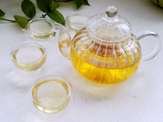 6、罗汉果茶,夏日的午后，一杯清茶与您一同品味这沉浮的时光。