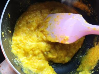 6、蜂蜜金桔果酱,小火翻炒