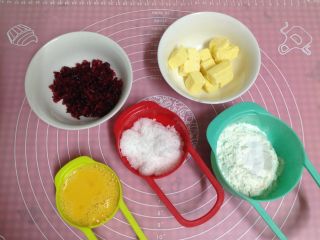 1、蔓越莓猫爪蛋糕,称量材料