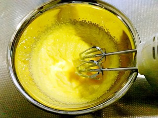 6、抹茶曲奇饼干,搅打的黄油越顺滑细腻,口感越好