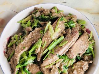 19、芹菜炒猪肝,这样炒出来的猪肝很嫩滑。