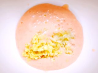 9、蒸虾糕 宝宝辅食,将娃娃菜倒入虾米中