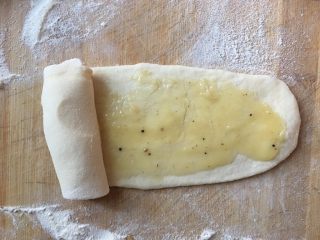 15、早餐鸡蛋灌饼,从一头卷起来