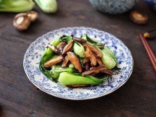 13、香菇炒油菜,成品图