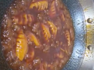 8、家庭版可乐鸡翅,开锅烧至四十分钟，汤汁收干即可