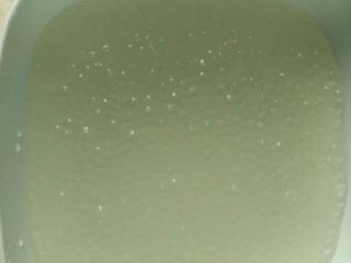 3、椰奶西米露,比较透明，然后冷水冲洗4遍，之后再用冷开水冲洗一次即可
