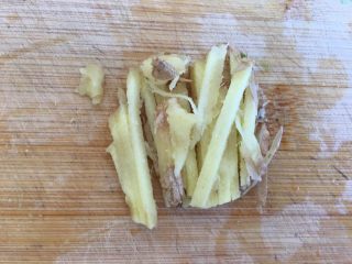 4、五分钟系列 香干炒肉丝,姜切丝