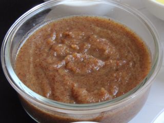 7、红枣糕+烤箱版,倒入碗中冷却。