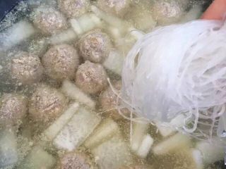 11、春季去火正当时～冬瓜肉丸汤+杂粮饭,下粉丝加盖