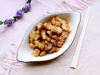 13、电饭锅+卤五花肉,煮好装盘子