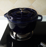 4、豉油鸡,加盖中火煮开