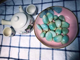 13、舌尖上的翡翠碧玉——陈醋腊八蒜,到小年刚好吃上翡翠碧绿的腊八蒜。