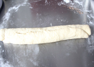 9、香气迷人的肉桂卷,卷起