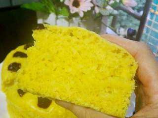 20、南瓜红枣发糕+#有个故事#,来张特写吧,看下组织