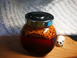 13、椒香葱油面,但是，我极力推荐你再加一勺见我菜谱里的“秘制飘香红油”，如果你有幸又刚好做了的话～