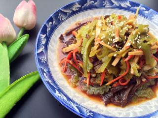 11、#苦味#凉拌五味苦瓜,撒点白芝麻装饰????