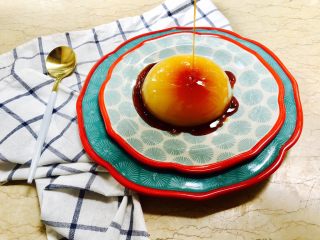 10、凉糕,红糖汁浇满整个凉糕即可食用。