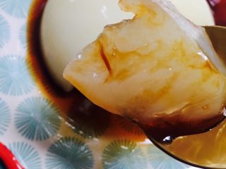 12、凉糕,吃一口沾满红糖汁的凉糕，冰凉、甜美、糯软，风味独特，是解暑佳品。