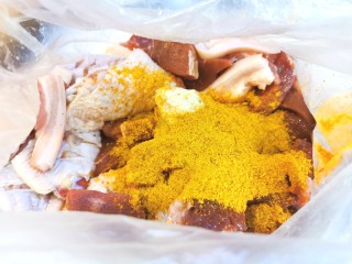 7、家庭版快手烧烤大餐·有肉有菜,腌料放半袋到食材中