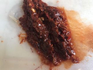 11、红红火火水煮肉片,2勺郫县豆瓣酱切碎