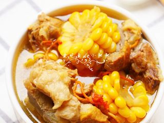 11、虫草花玉米筒骨汤,出锅