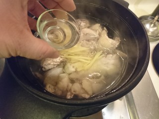 17、蛤蜊鸡汤,加米酒