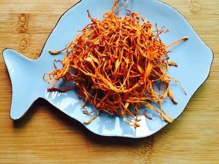 1、#菌类料理#虫草花炖乌鸡,虫草花20g