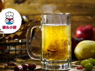 6、枸杞红枣煮啤酒,关火盛出即可