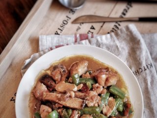 12、家庭版—黄焖鸡米饭,小二，上一碗米饭