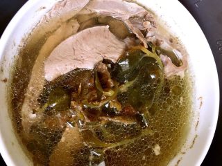 10、金线莲猪心汤,喜欢用隔水炖的汤,汤汁清透,味道很赞。