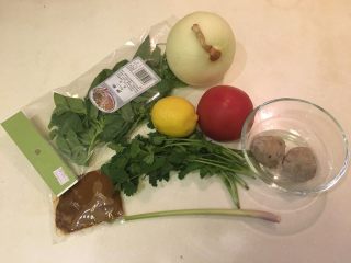 1、泰式酸辣虾汤面,香茅不是那么容易买到…既然买到就一定要好好的用一下！