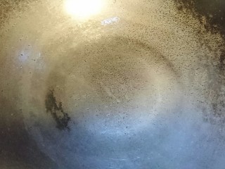 12、暖心拔丝浇糖苹果,重新起锅，锅要干净无水