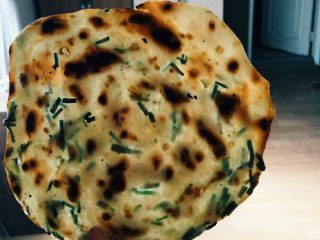 6、韭菜饼,葱油饼的话  会干一点  都差不多哈哈哈