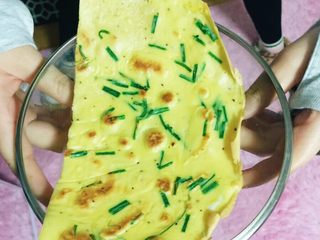 7、韭菜饼,和室友一人一半  感觉好幸福
