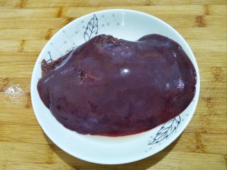 1、白切猪肝,猪肝一块