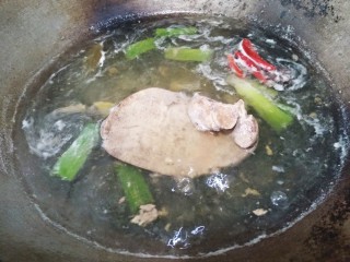 10、白切猪肝,继续煮猪肝40分钟