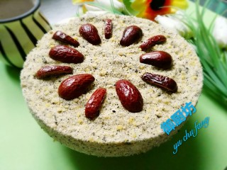 13、桂花松糕,咬上一口，满口桂花香