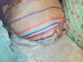 8、酒麸,用被子包裹严实,放置于不容易碰到的角落。