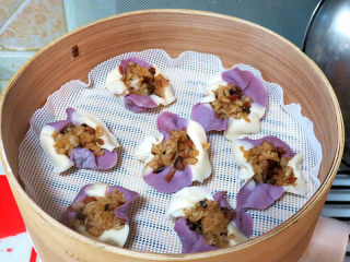 23、花儿朵朵之【双色培根烧卖】 ,上蒸锅