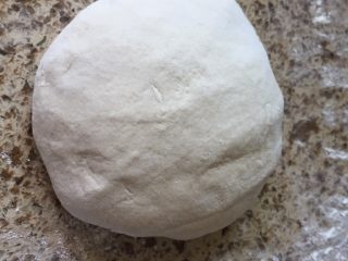 4、荞麦韭菜盒子,面包机，把面团和好；醒15分钟；