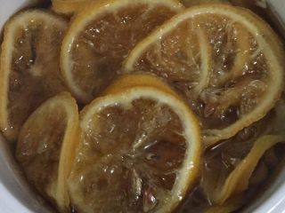4、柠檬膏,这是炖了俩个小时的样子