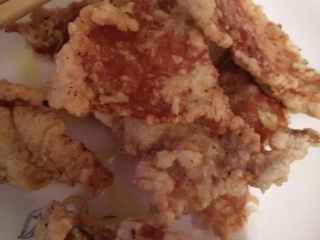 4、家庭版锅包肉,把炸过的肉片在下肉锅复炸一遍