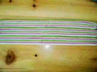 11、制作多彩蝴蝶面,切下来的样子