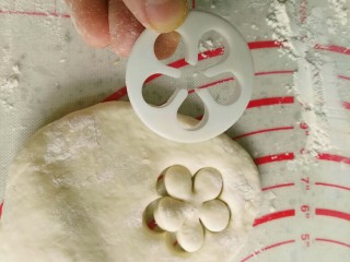 11、红薯包。,模具刻花朵