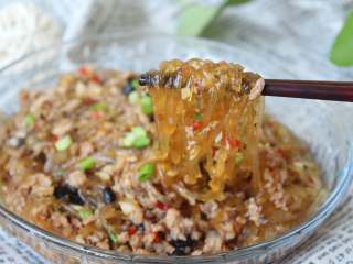 12、蚂蚁上树,晶莹剔透的粉丝是不是非常诱人，吃独食咯！