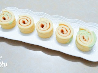 16、圣诞树裸蛋糕卷,看这小卷好有弹性！